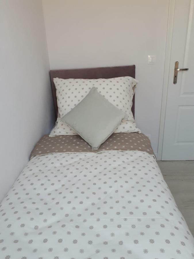 Lawendowy Zaulek Apartment Debina  ภายนอก รูปภาพ