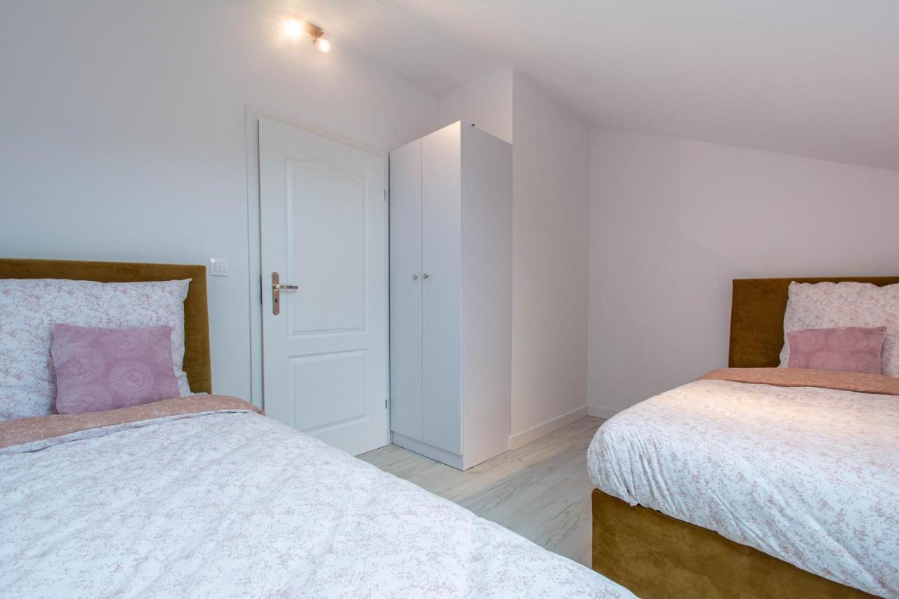 Lawendowy Zaulek Apartment Debina  ภายนอก รูปภาพ