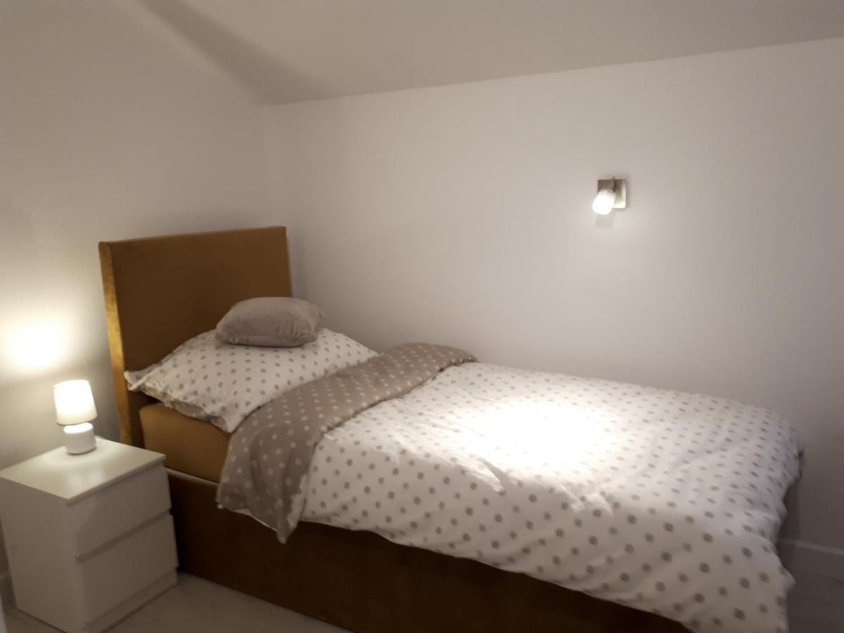 Lawendowy Zaulek Apartment Debina  ภายนอก รูปภาพ