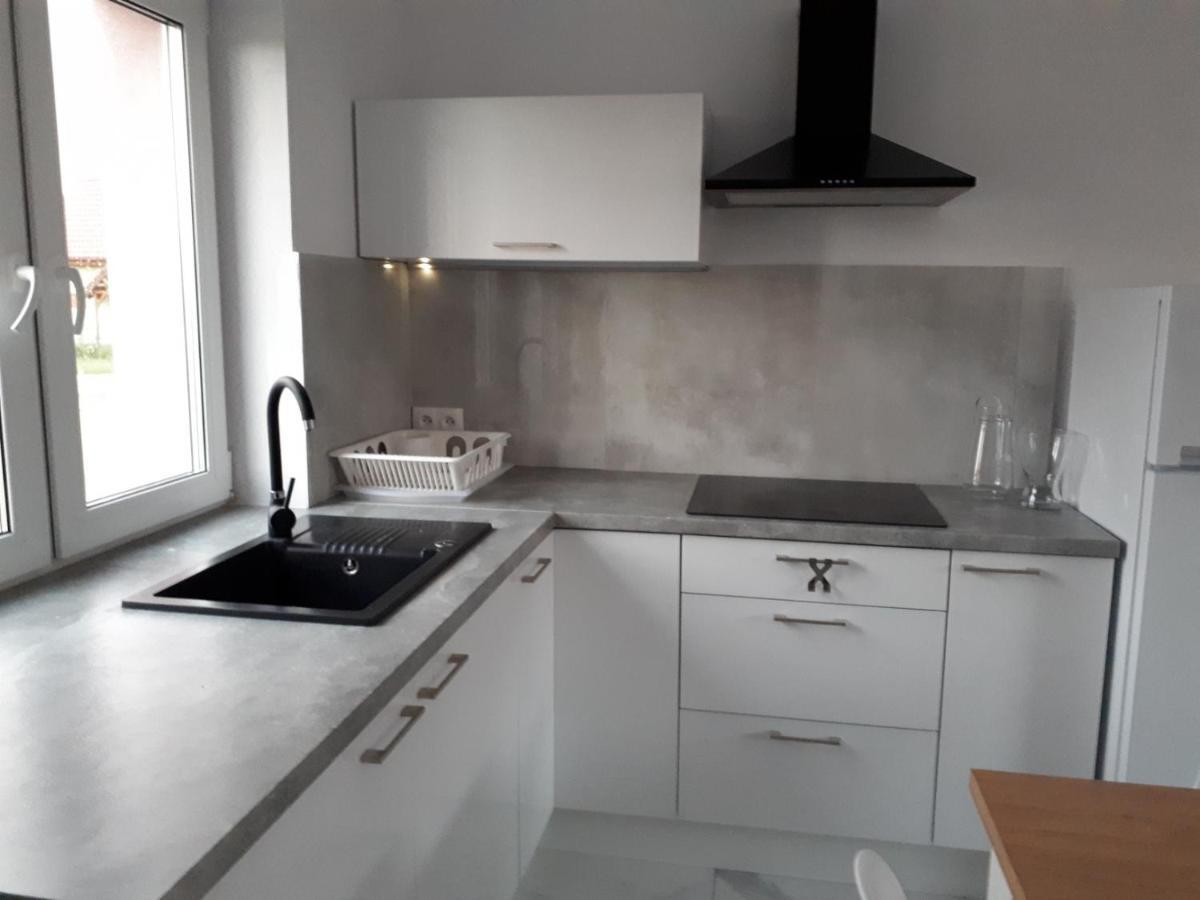 Lawendowy Zaulek Apartment Debina  ภายนอก รูปภาพ